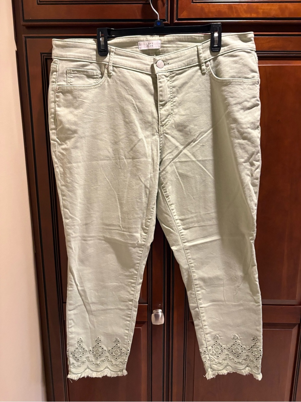 LOFT Pale Green Trousers Capri Pants - 18